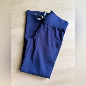 Women's figs navy blue kade cargo scrub pants XXS petite length